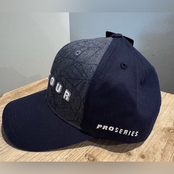 PGA Tour Navy Blue Adjustable Cap With Moisture Wicking Sweatband - Picture 2 of 11